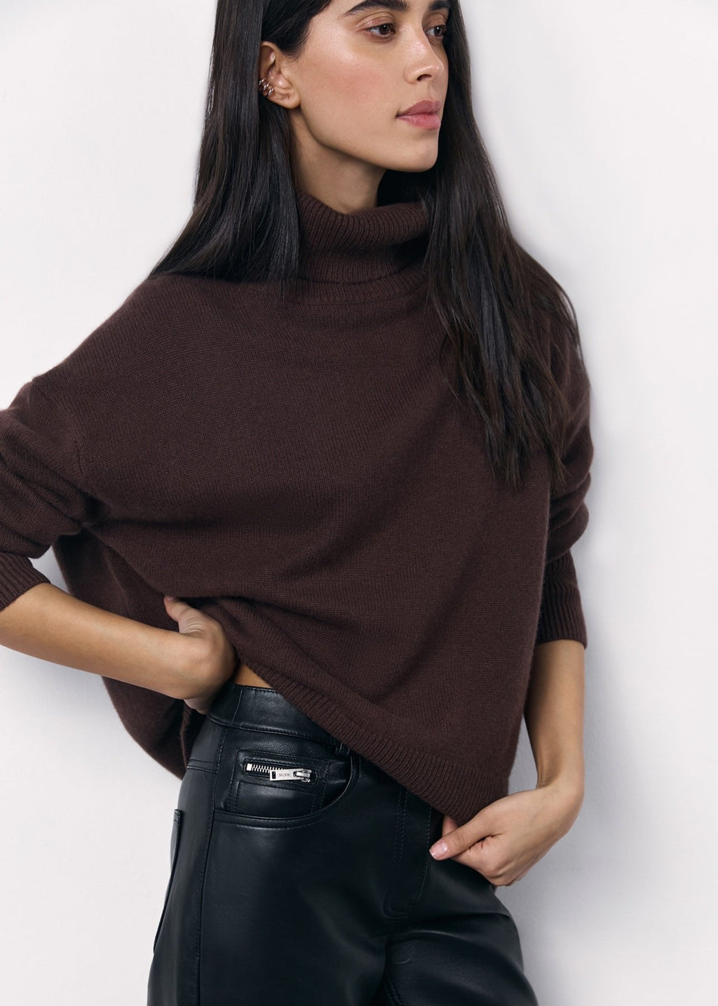 Rouge Comfort | Oversized Turtleneck Knit Sweater