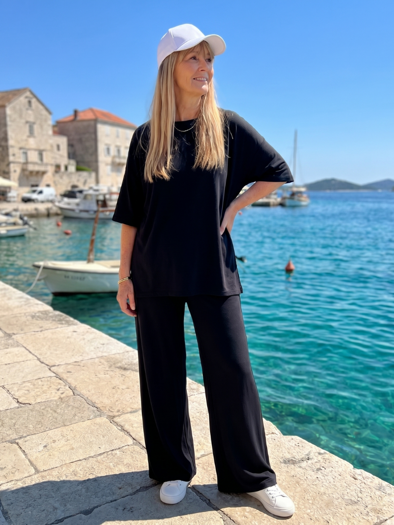 Oversized top s krátkými rukávy a širokými nohavicemi