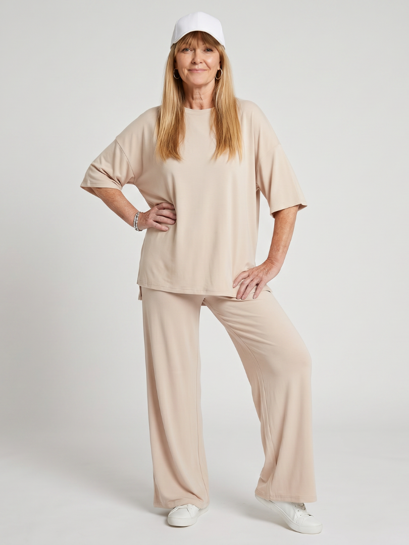Oversized top s krátkými rukávy a širokými nohavicemi