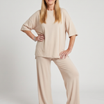 Oversized top s krátkými rukávy a širokými nohavicemi