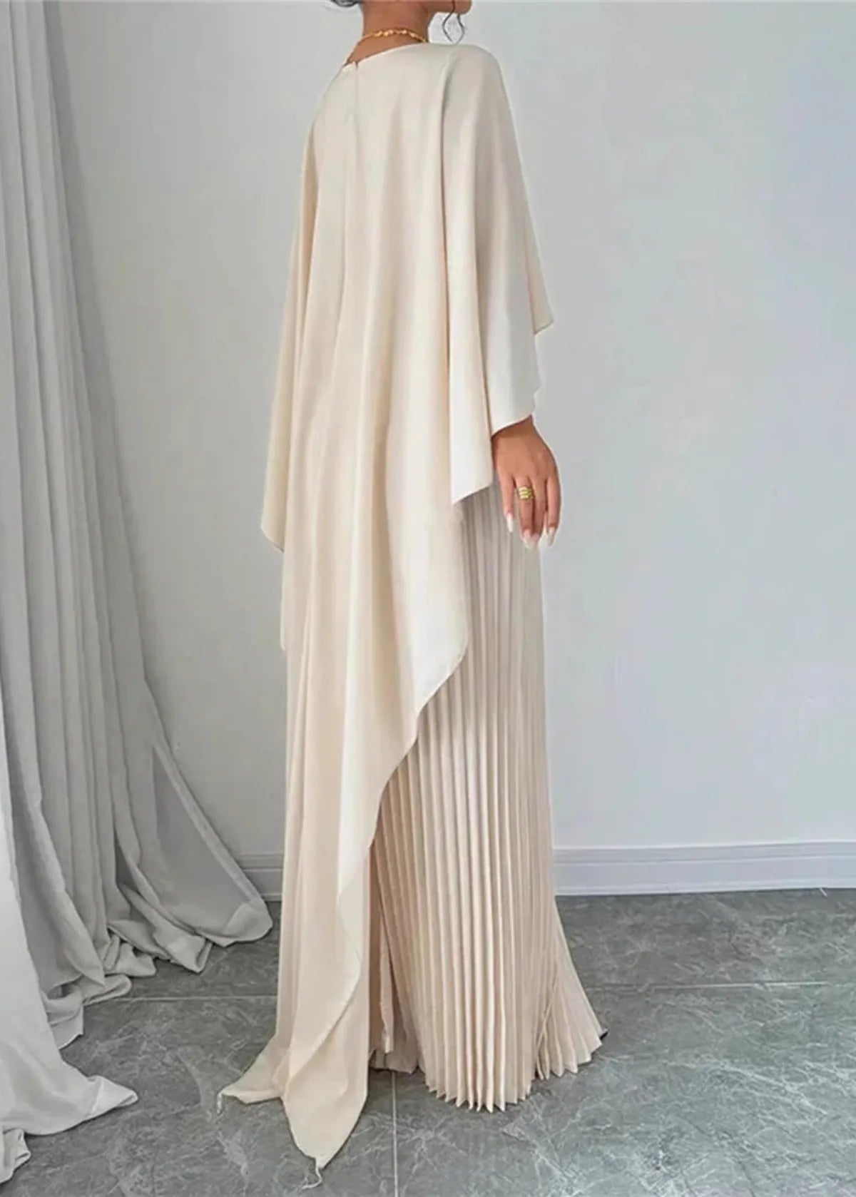 Elegant Pleated Maxi Dress