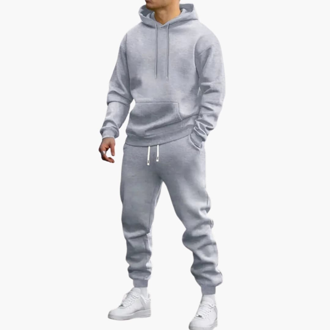 Men's tracksuit set with pullover hoodie and tapered joggers