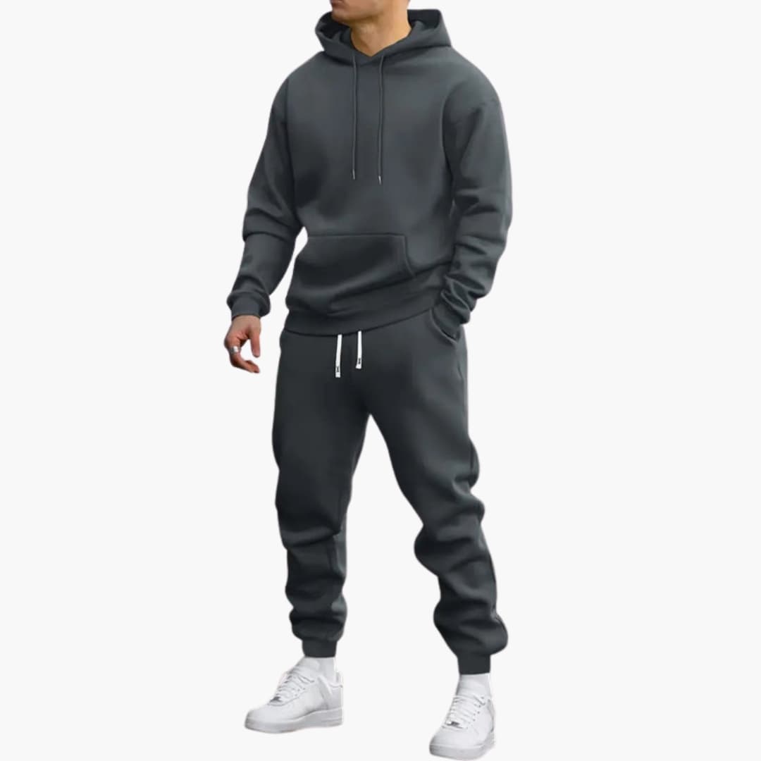 Men's tracksuit set with pullover hoodie and tapered joggers