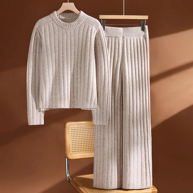 Vera | Women's Merino Wool O-Neck Cable Knit Set