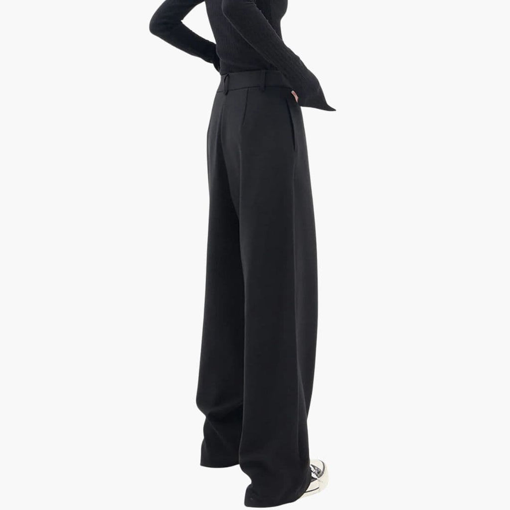 Women's pants with asymmetrical waist