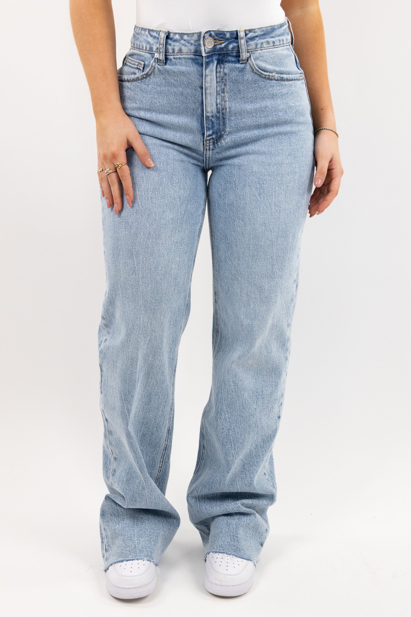 Wide leg stretch jeans with clean structured silhouette for women
