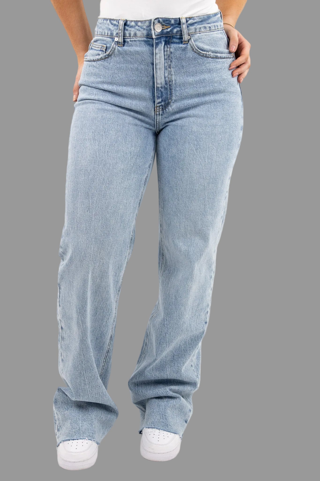 Wide leg stretch jeans with clean structured silhouette for women