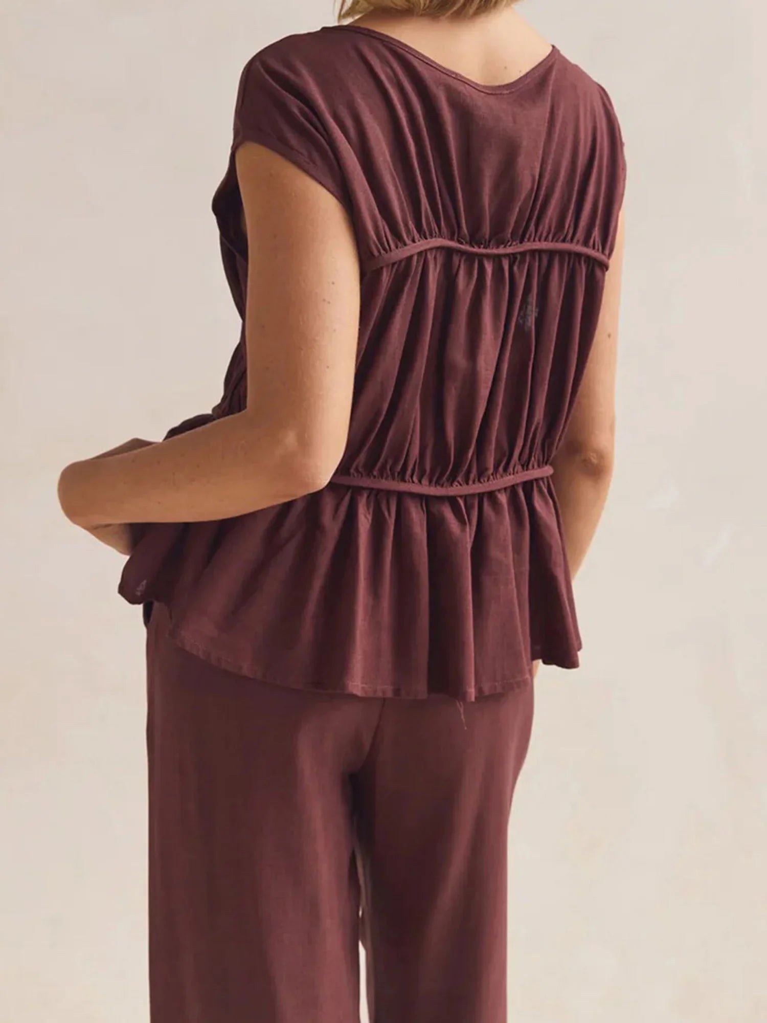 Women’s Ruched Cap Sleeve Peplum Top