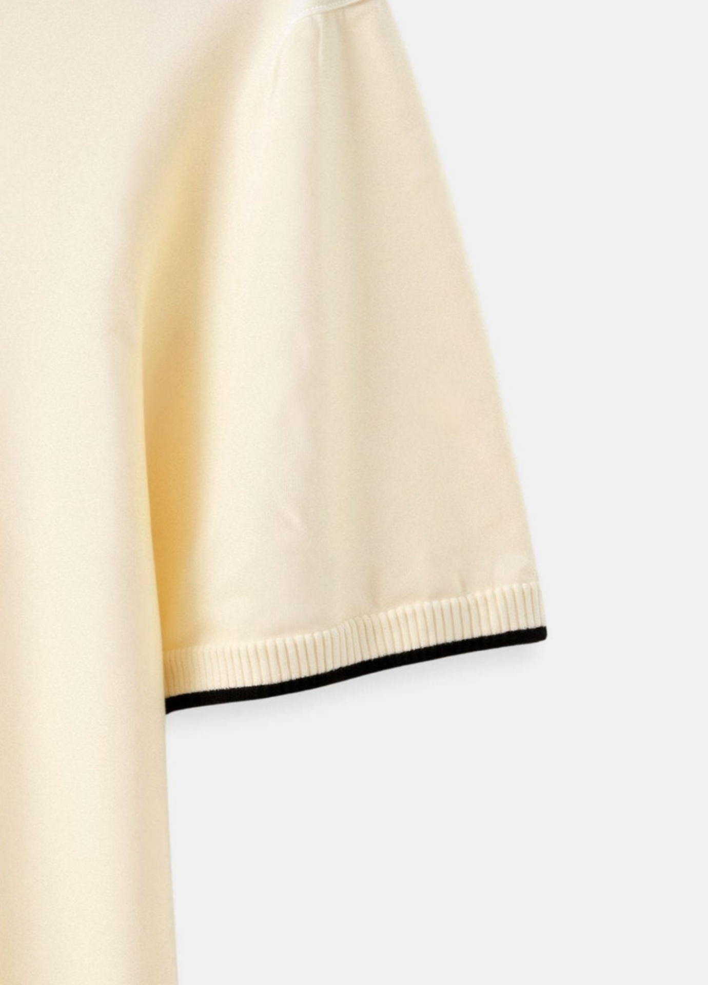 Soft-Blend Polo – Tailored Cut & Breathable Slim Fit