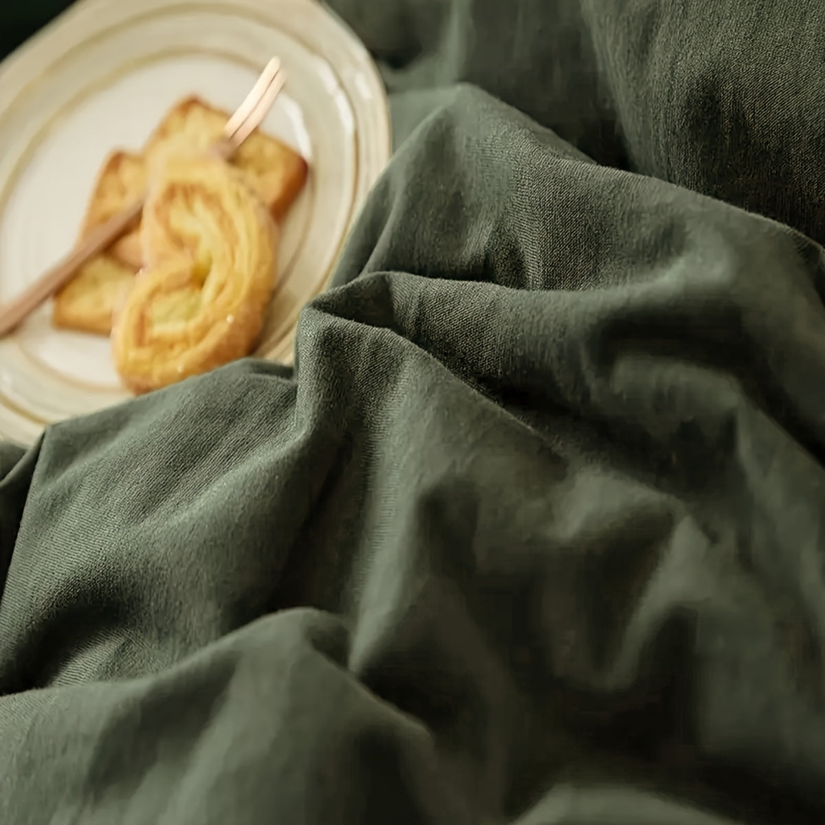 Duvet Cover with Matching Pillowcase – Warm Green Shade and Cozy Feeling