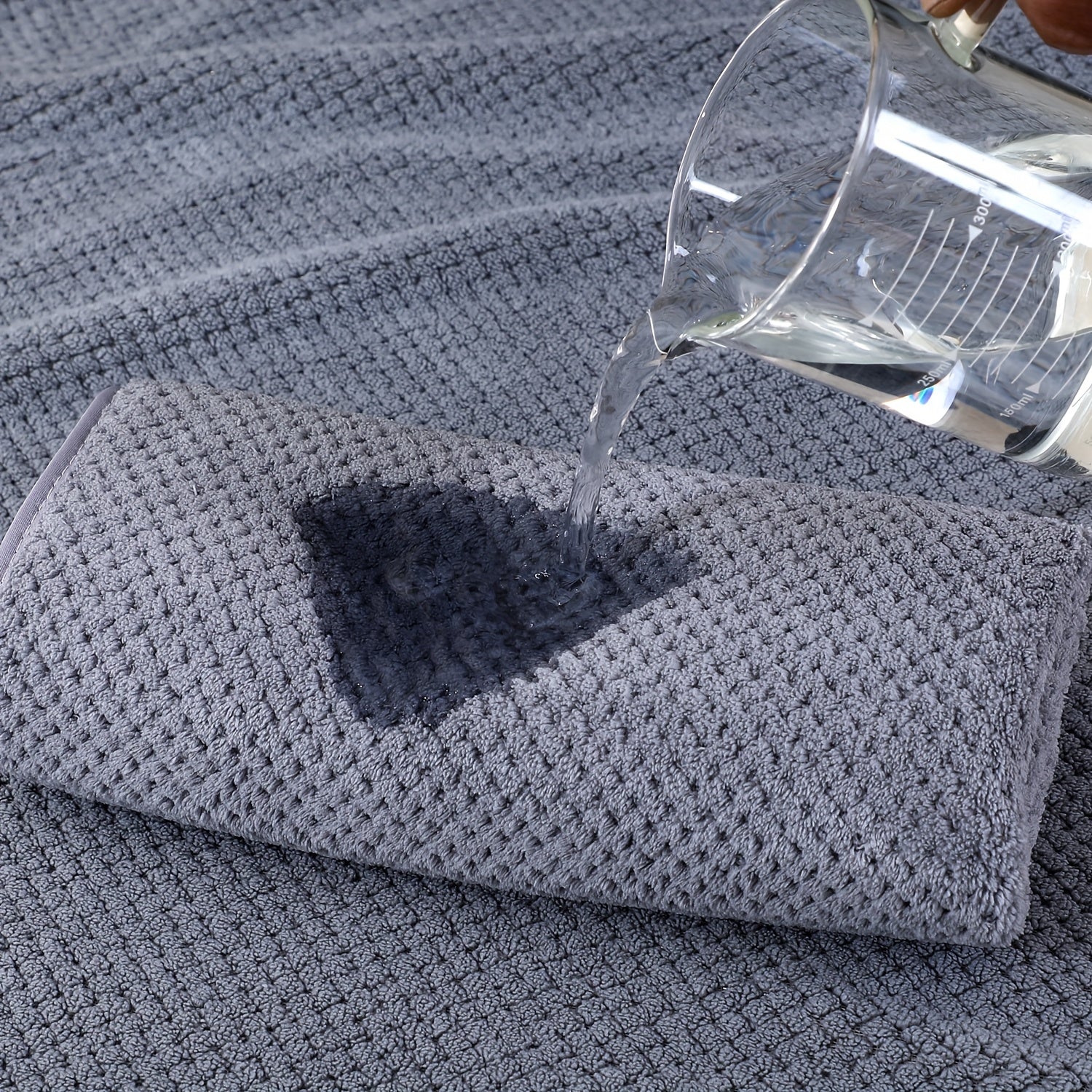 Luxurious 4-piece Towel Set – Soft and Absorbent Towels in a Set