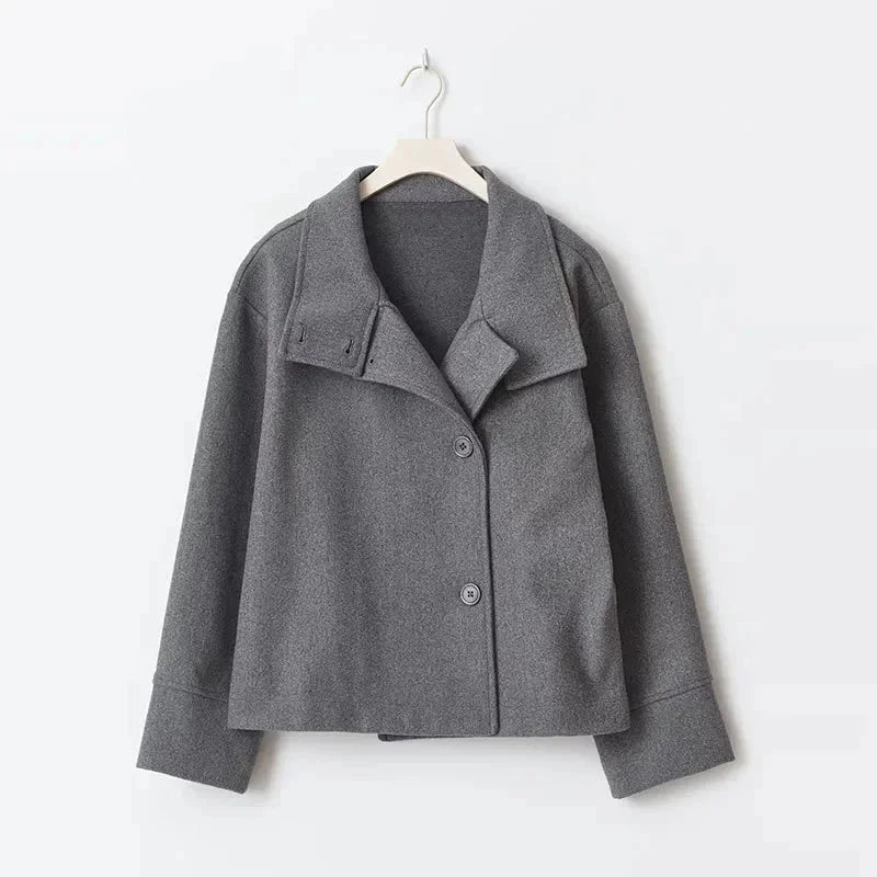 Women's short coat with buttons and stand-up collar
