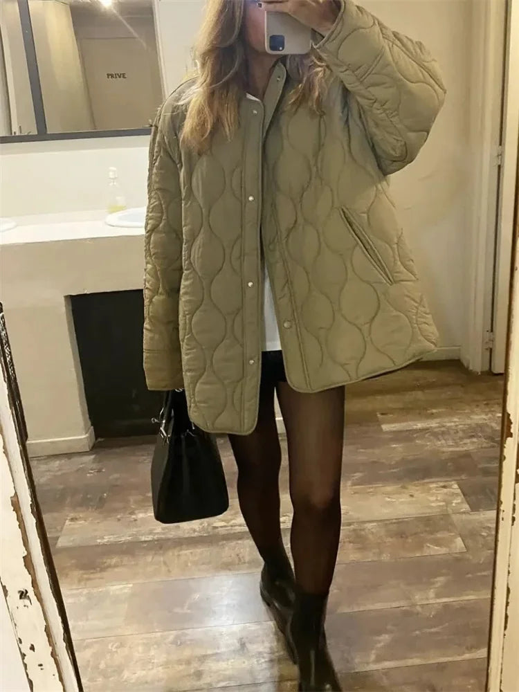 Women's loose-fitting quilted jacket for winter